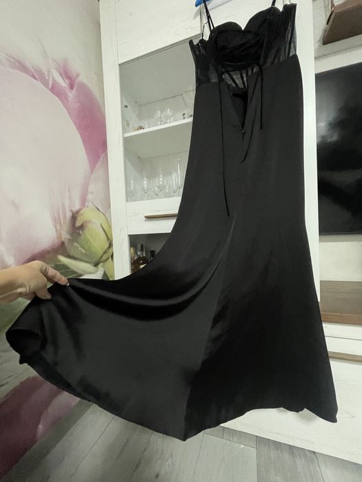 Гарна святкова корсетна сукня