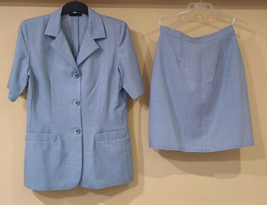 Garsonka garnitur damski ze spódnicą jasno niebieski 38 M