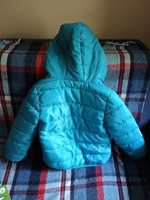Śliczna błękitna kurtka Sinsay rozmiar 116,kolorowanki i list z nakle