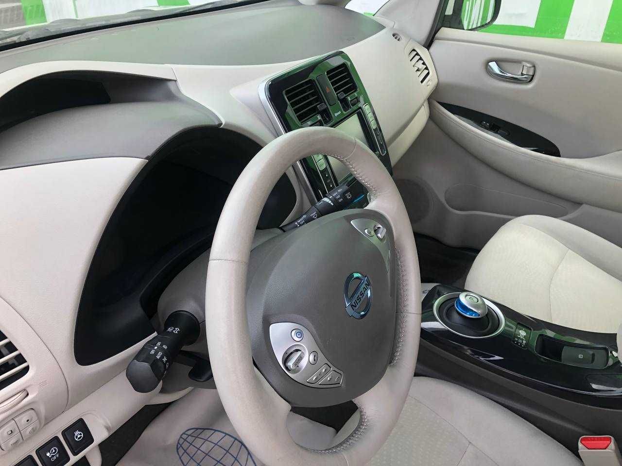 Продажа. Nissan Leaf 2012 року. Ідеальний стан. Нисан Лиф.