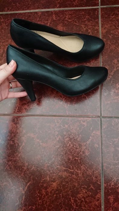 Черные классические туфли новые оригинал clarks