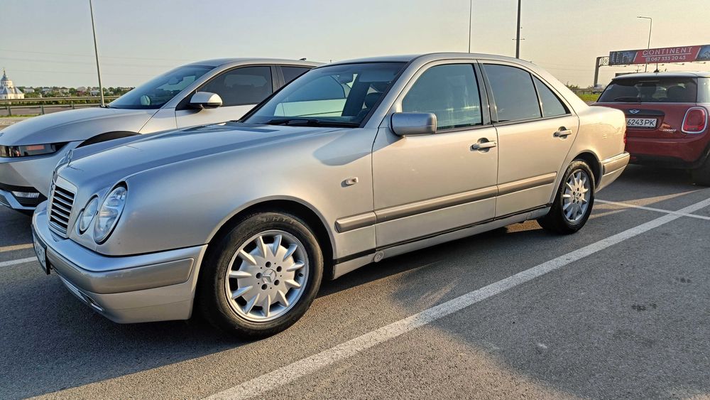 Mercedes-Benz E290