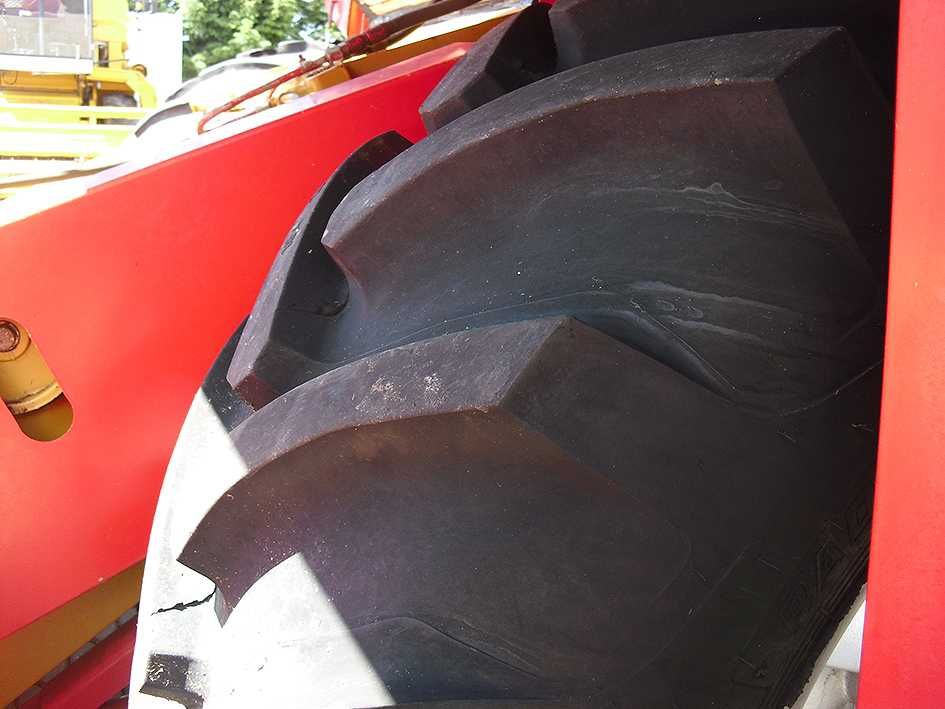 Зерноуборочный комбайн Massey Ferguson 430