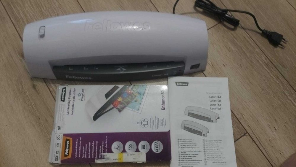 Laminator do papieru FELLOWES Lunar A4 + folia A5 gratis