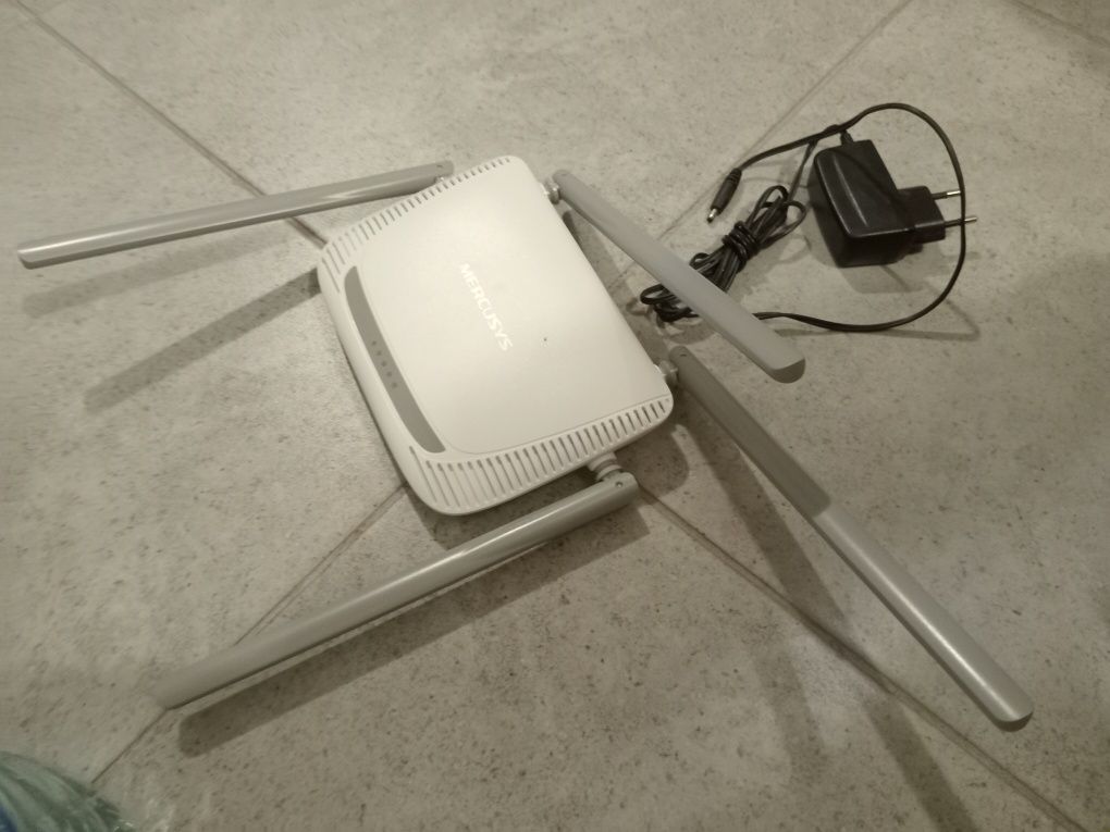 Router Mercusys MW325R N300 на запчасти