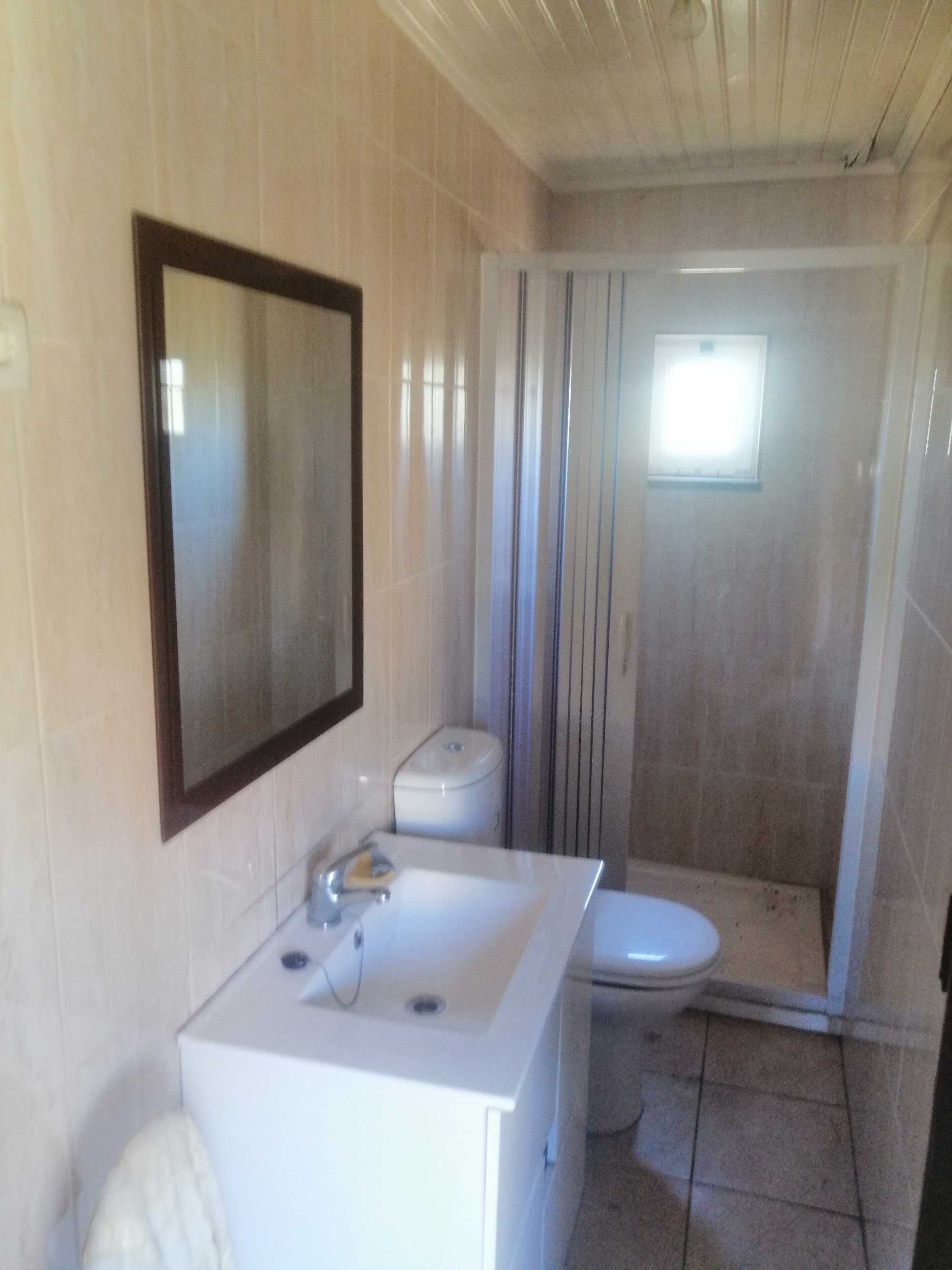 Moradia T3 com pequeno terreno para horta