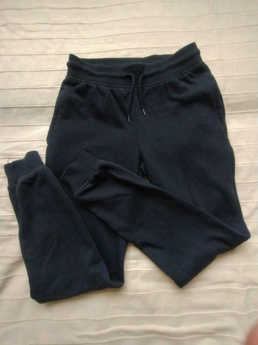Chapter Young rozm 146/ 152 spodnie chłopięce dresowe dresy
