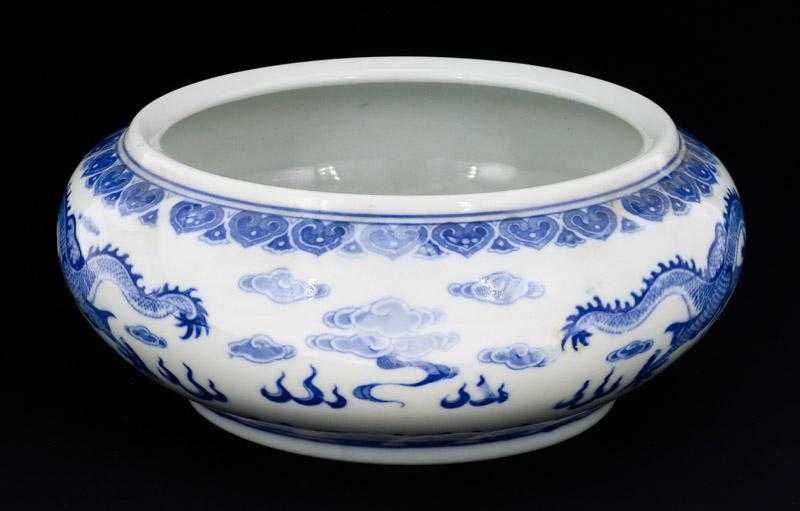 Lote 129 - Taça  em Porcelana Chinesa