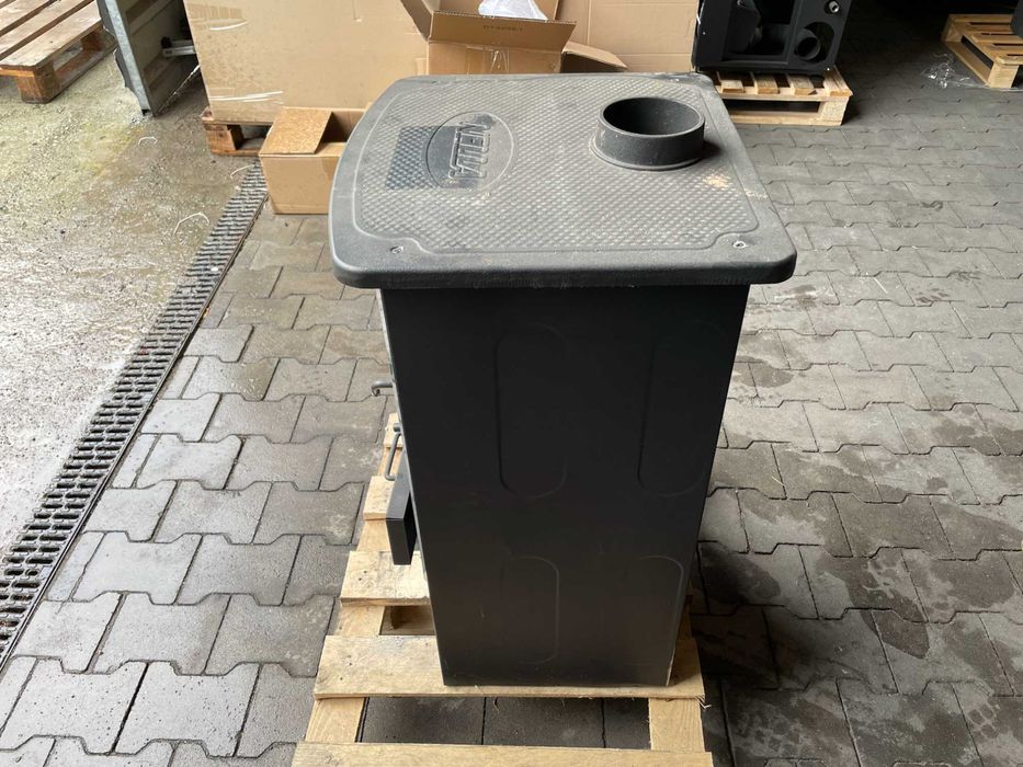 Piec kominek koza stalowy wolnostojący MODENA 9 kW OUTLET II Gat NR 18