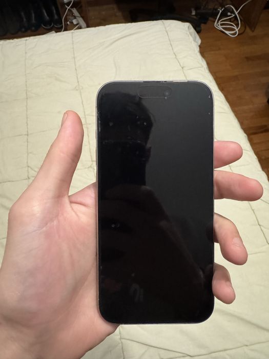 iPhone 15 Pro — 128GB — Ecrã com uma pequena racha (Funciona a 100%)