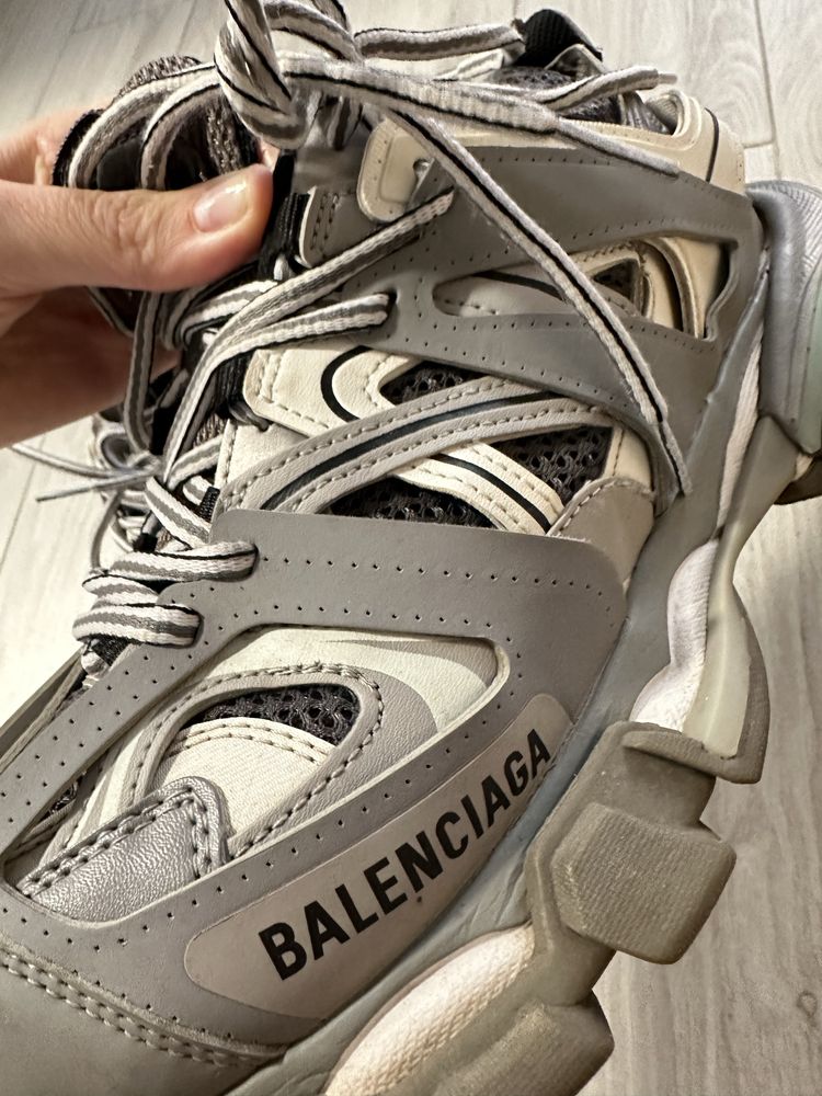 Продам кросівки balenciaga /41 (26-26,5)