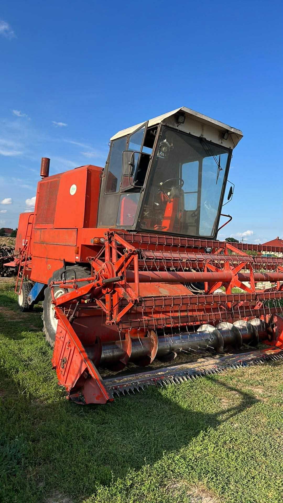 Kombajn Bizon Z056