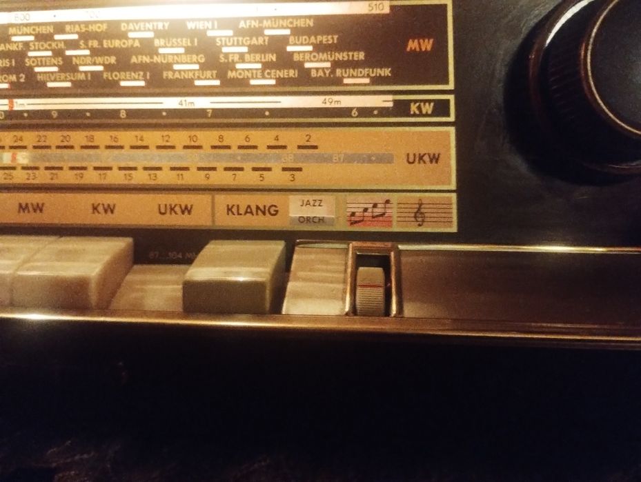 Stare radio Grundig. Pięknie gra.