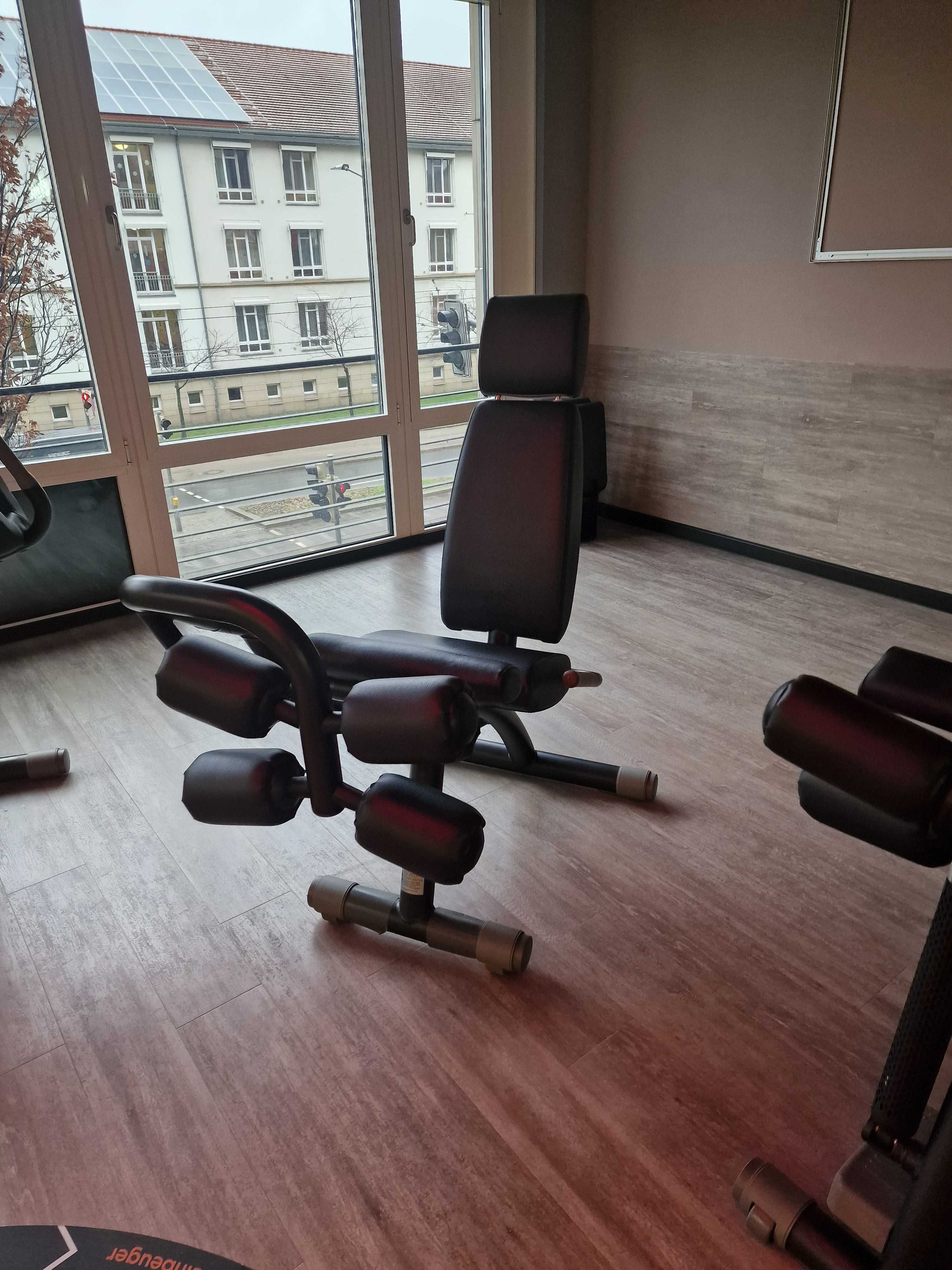 Technogym Easy Line Zestaw 9 Maszyn do treningu obwodowego