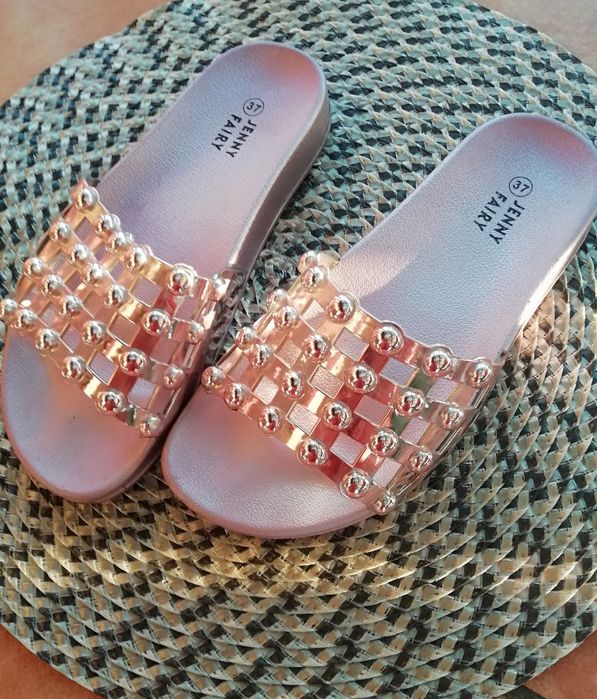 Klapki jasny róż klapeczki ozdobne Rozmiar 37. Zapraszam