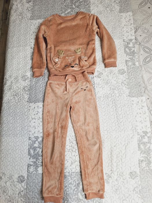 Dres welurowy dla dziewczynki rozmiar 122