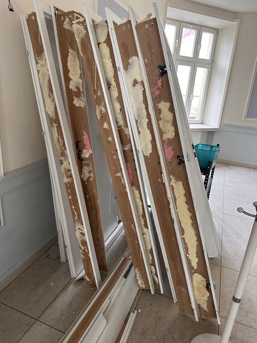 Drzwi z futryną stan bardzo dobry