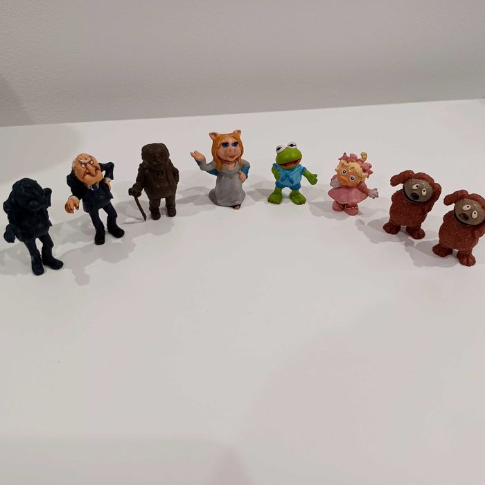 Vários Bonecos em PVC