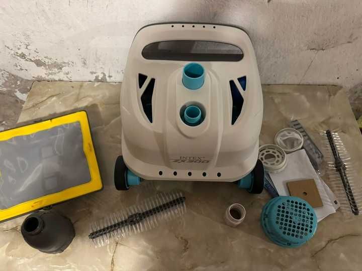 AUTOMAT ODKURZACZ do dna i ścian ZX300 DELUXE basenu - INTEX 28005