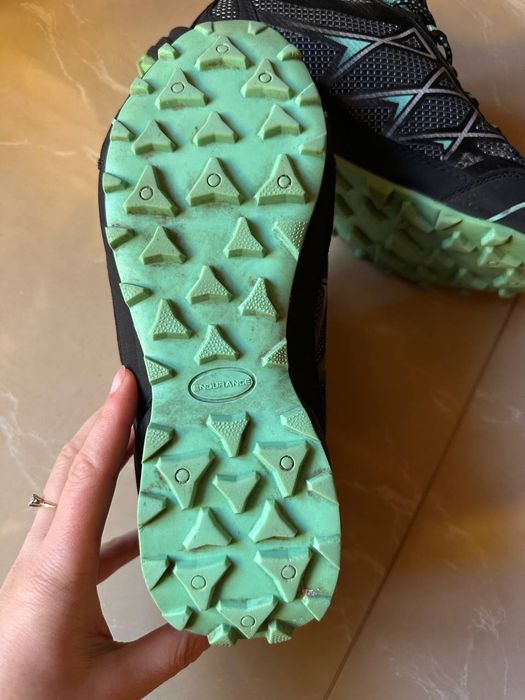 Кросівки  термо 37