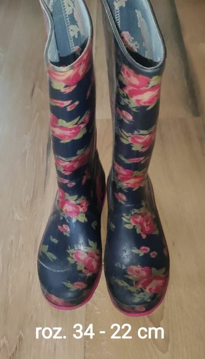 Gumowce, klapki basenowe roz. 34