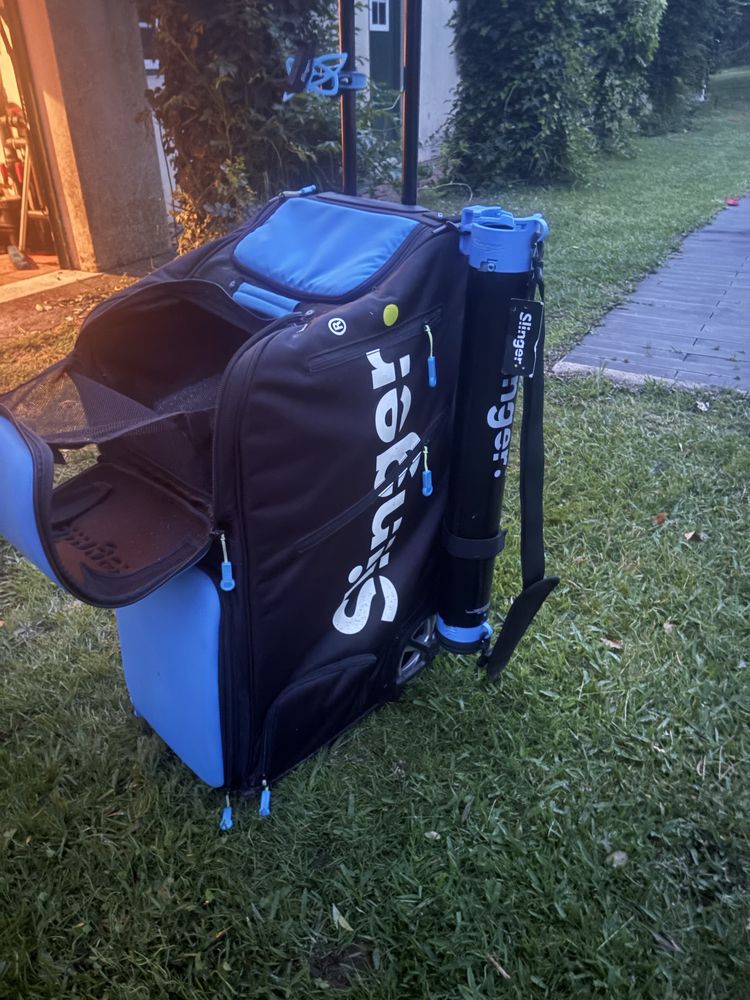 Maquina de lançar bolas de tenis marca Slinger