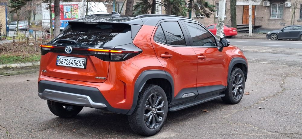 Продам Toyota Yaris Cross hybrid 2023