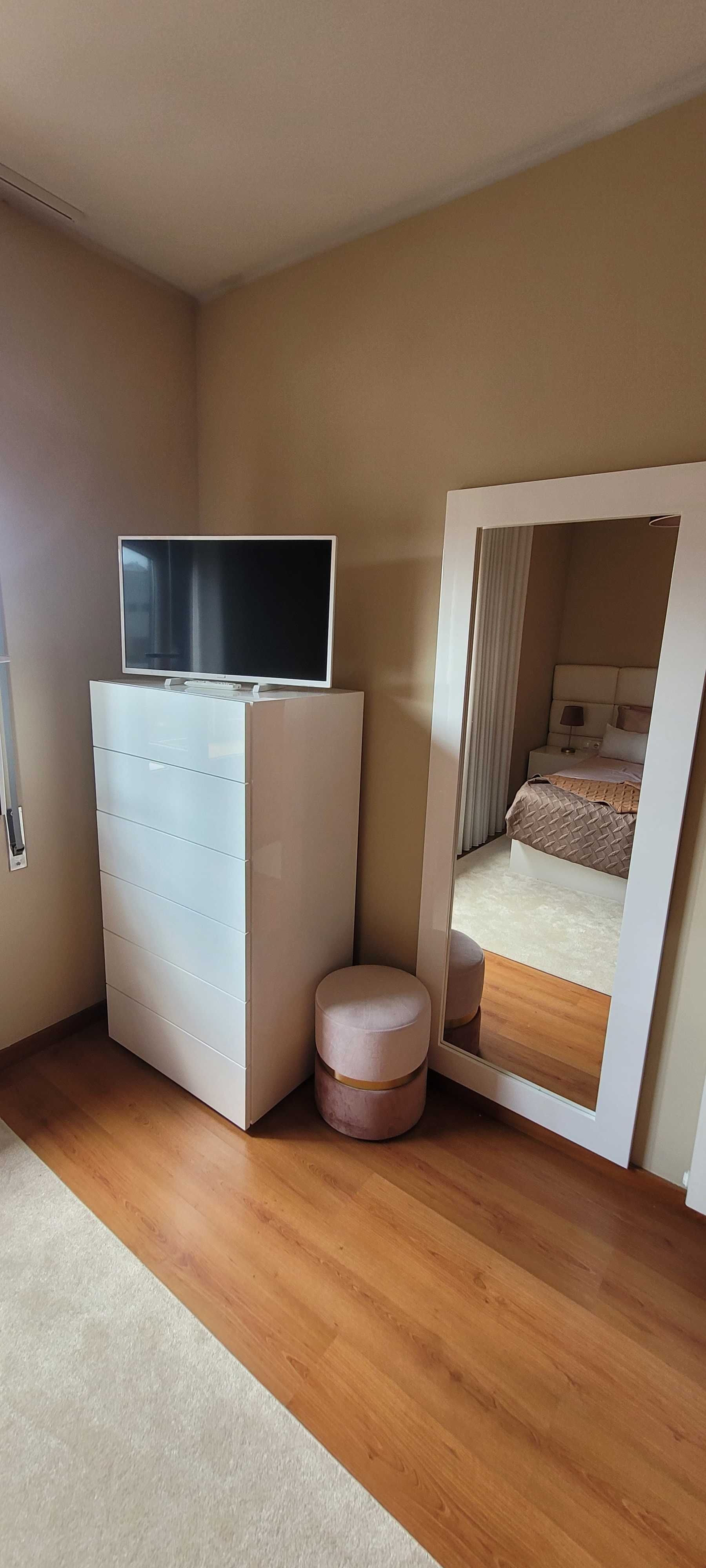 Mobilia de quarto disponivel