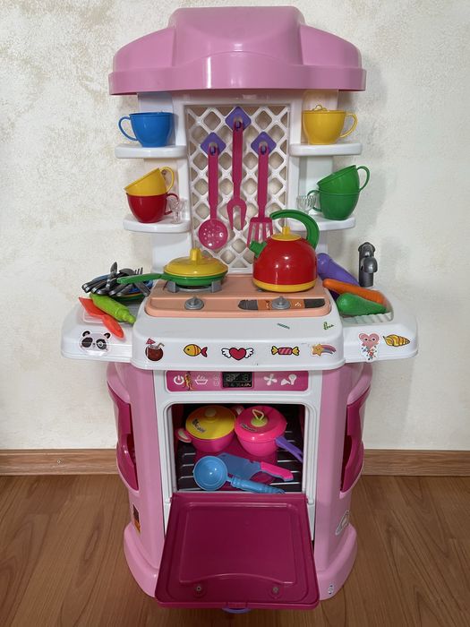 Дитяча кухня + набір посуду