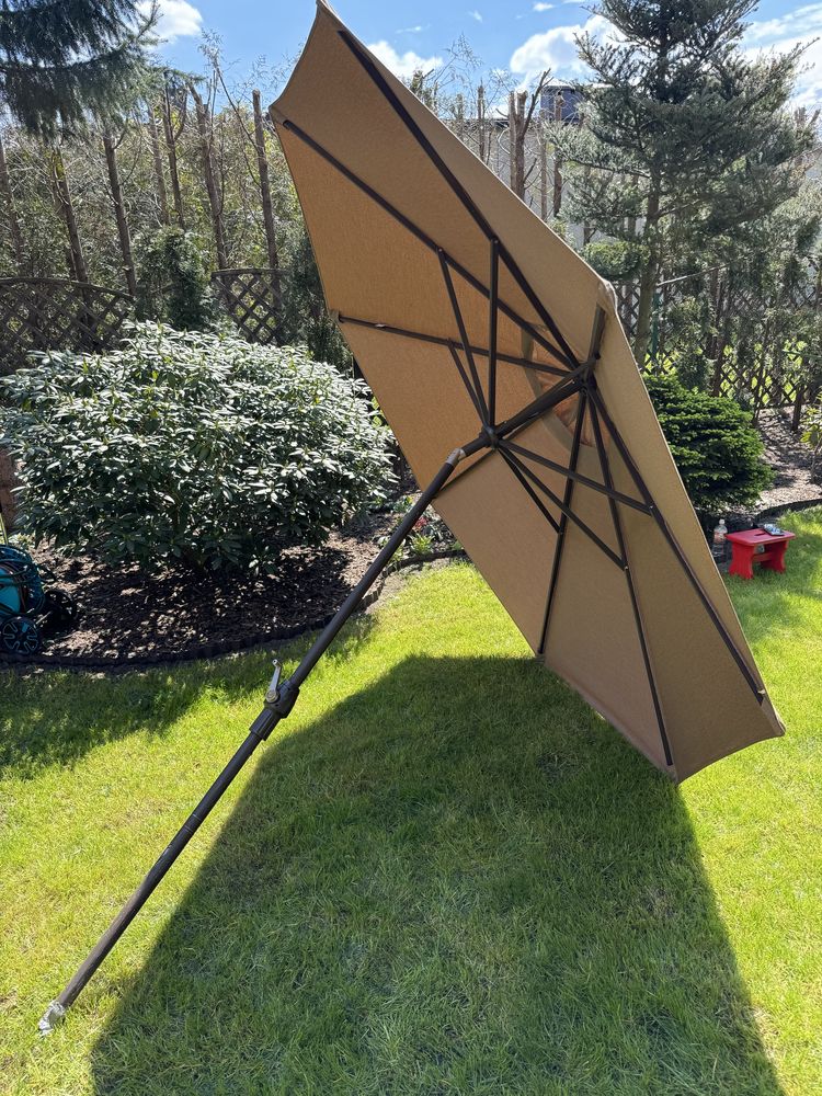 Duży ogrodowy parasol 270 cm łamany