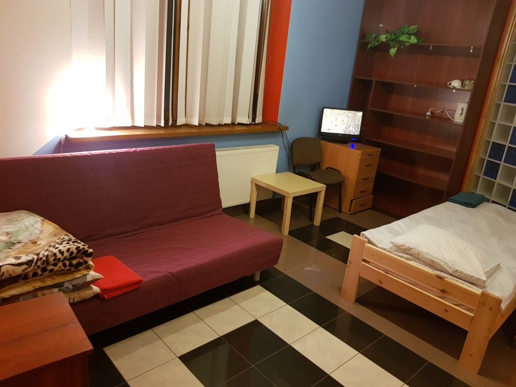 Pokój pokoje 1-5os Łazienka Hostel Siłownia Sauna Nocleg Rzgów Mandori