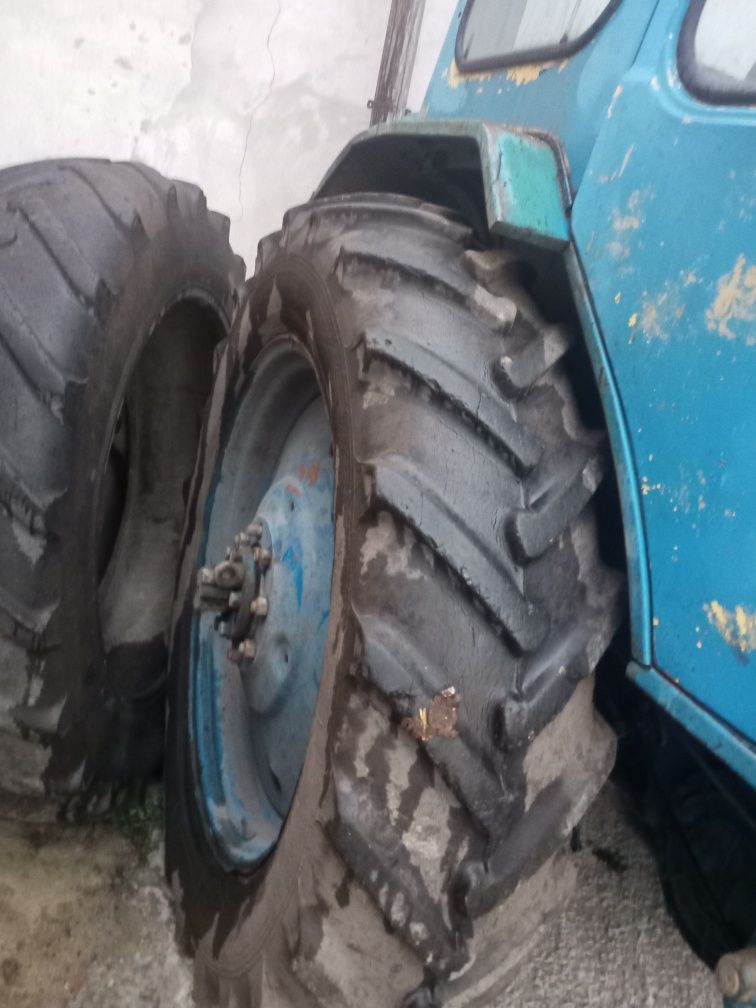 Продам трактор юмз з пресом