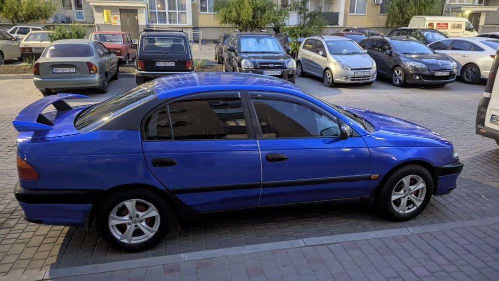 Продам Тойота Авенсис т22 1.6