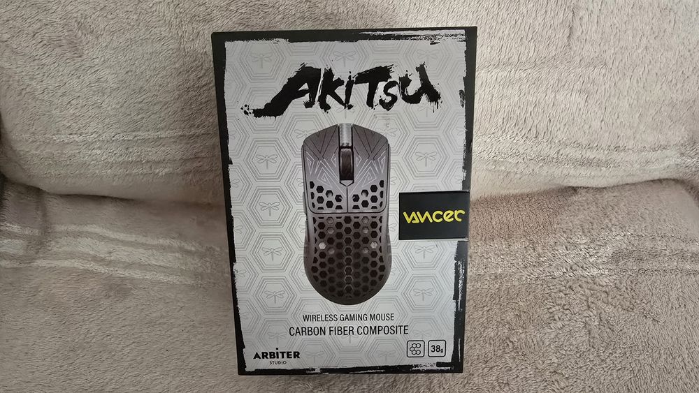 Myszka z włókna węglowego. AKITSU Carbon Fiber 8k Wireless