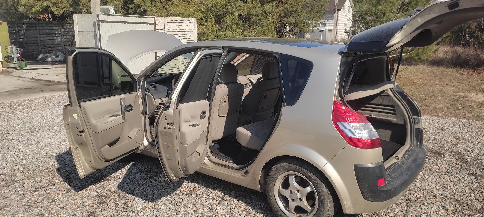 Renault  Megane  Scenic 2  2006  1.6 бензин, газ, автомат, панорама.
