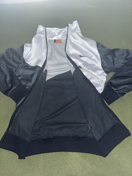 Зіпка nike в хорошому стані