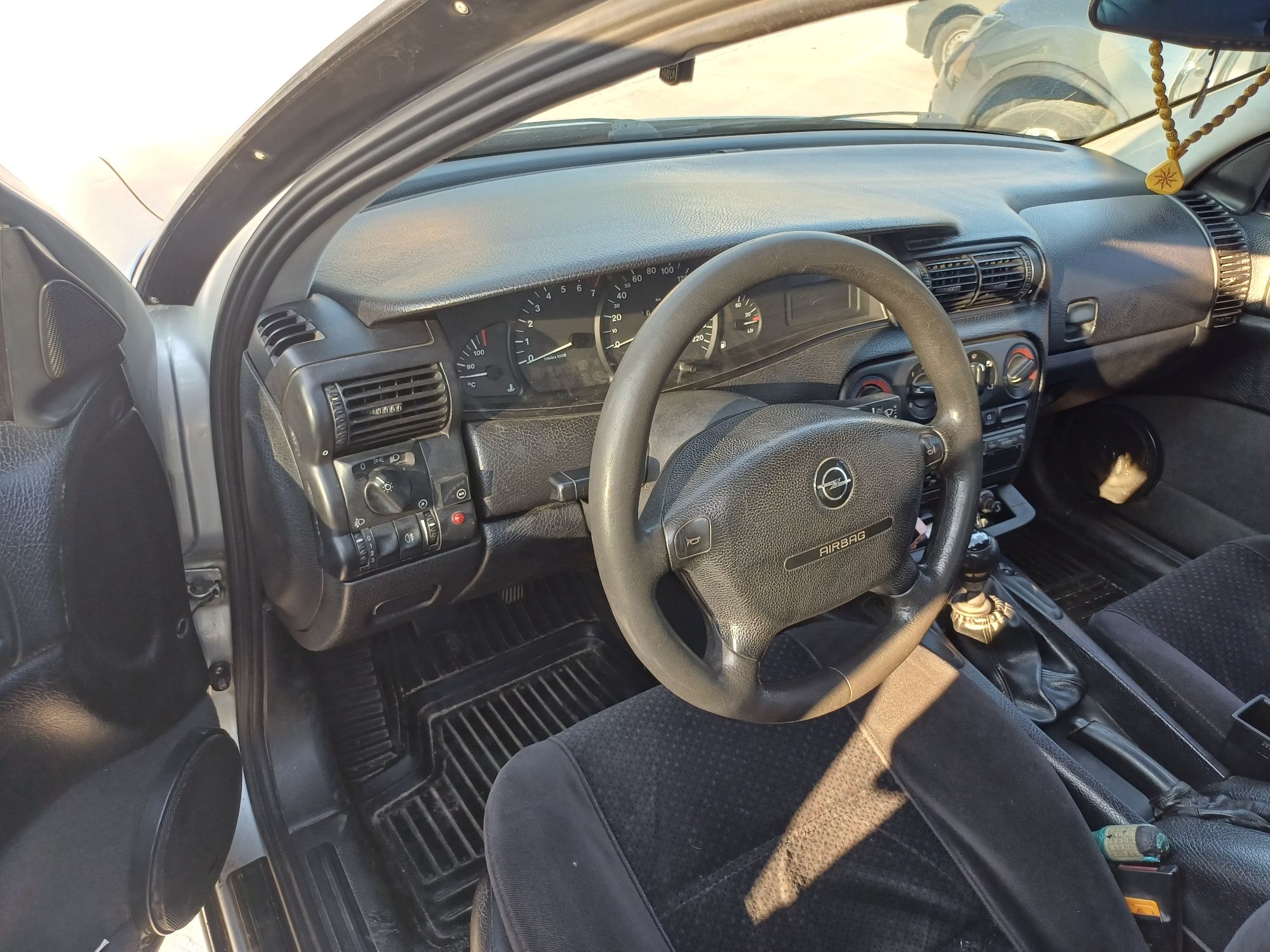 Opel omega b 2.0 1998