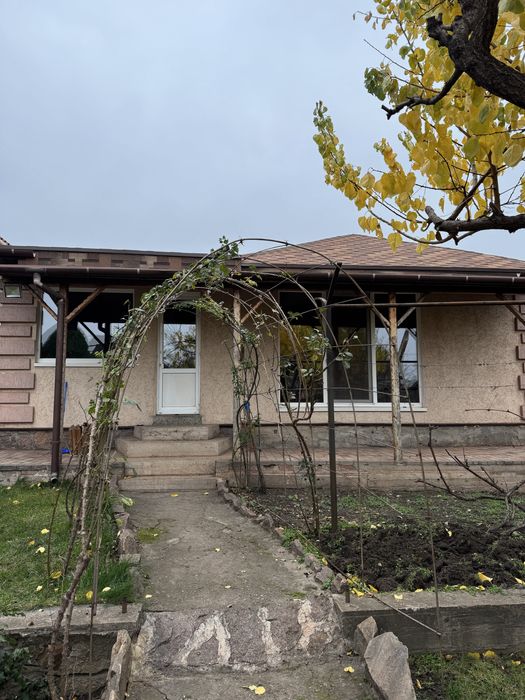 Передам в гарні руки власний будинок