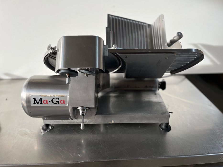 Krajalnica do wędlin ma-ga  polecam