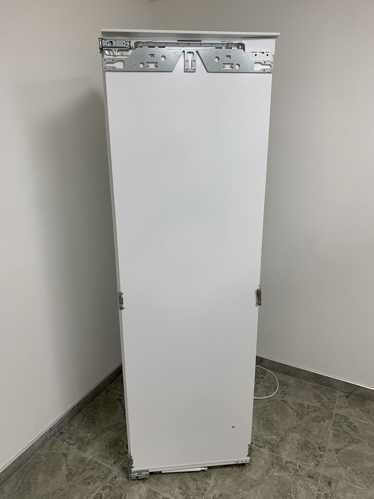 Холодильник Miele K37682