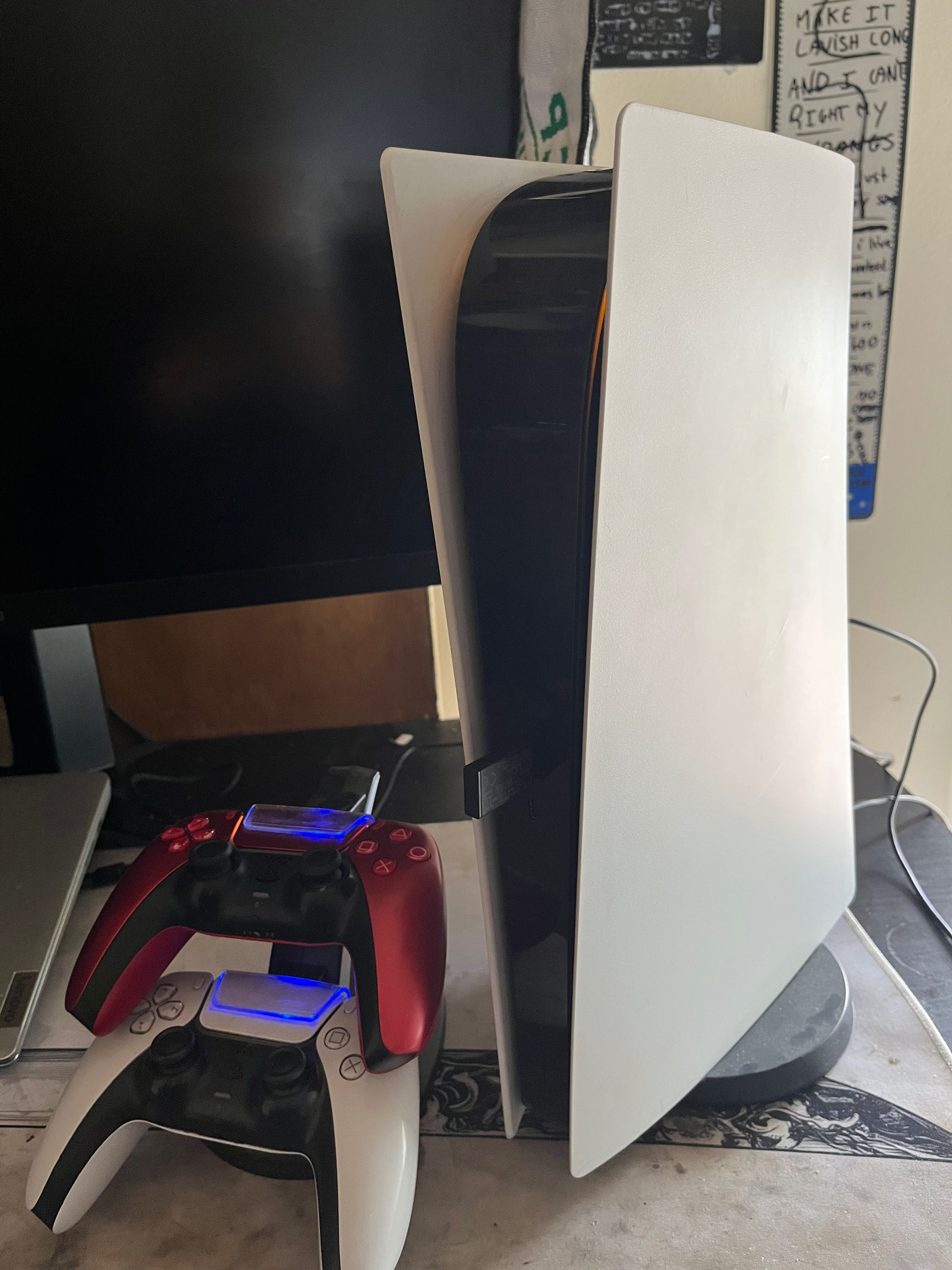 PlayStation 5 + 2 Comandos