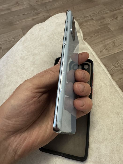 Samsung S20 plus новий