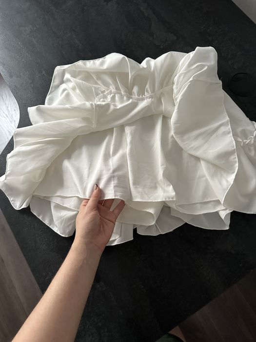 Біла юбка з шортиками