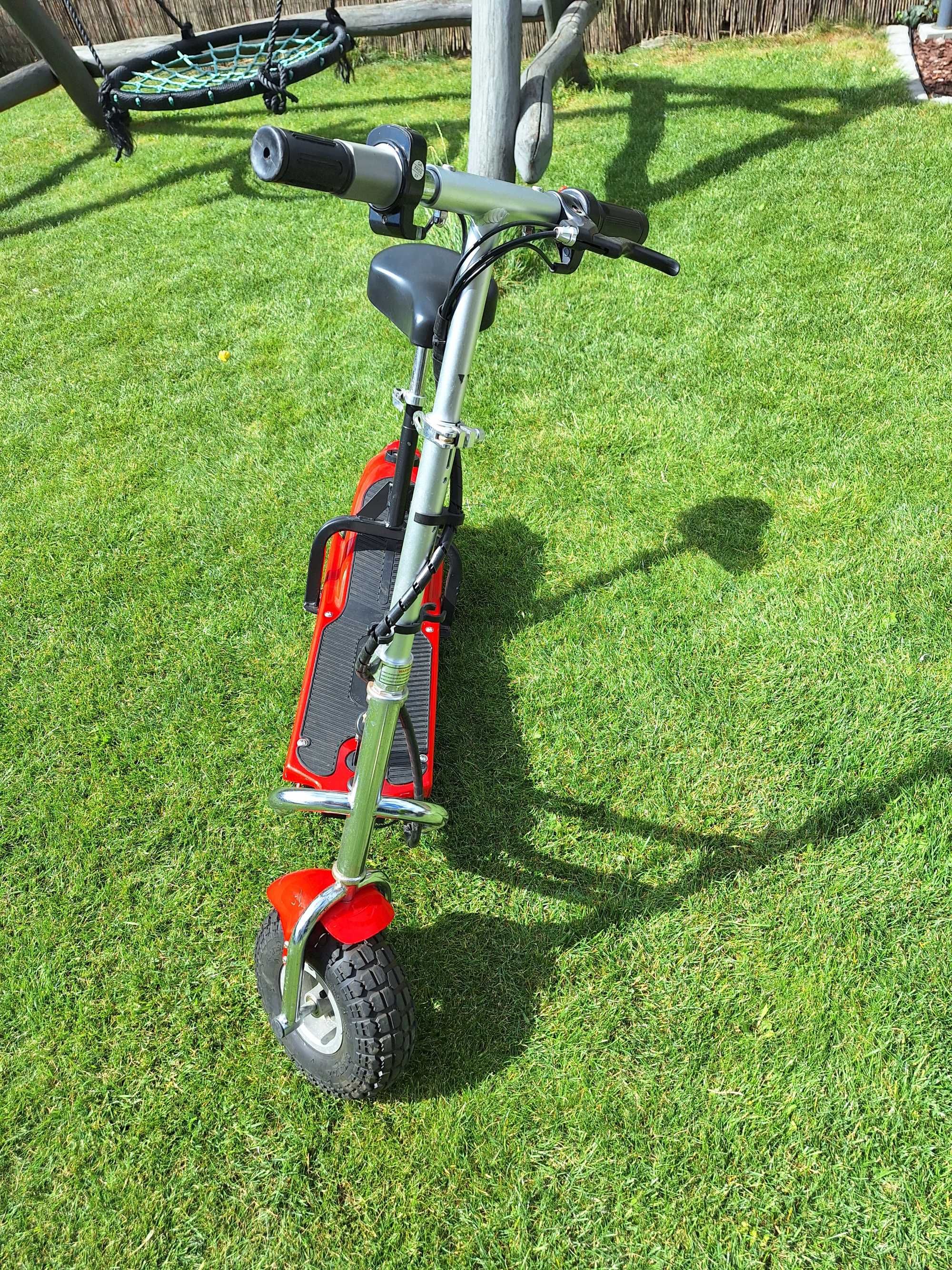 Sprzedam hulajnogę elektryczną Frugal Basic z siedziskiem.