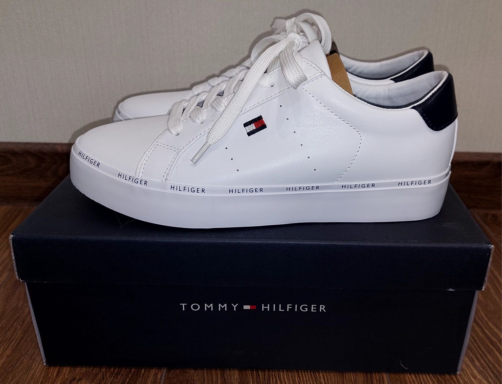 Снікерси Tommy hilfiger