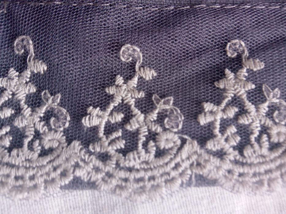 Obrusy biały lub grafitowy