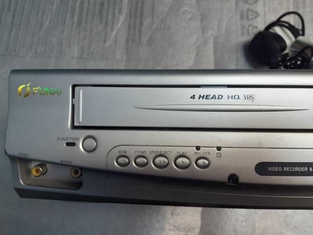 DBVR-5000 Funai combo DVD/VCR srebrne+pilot.