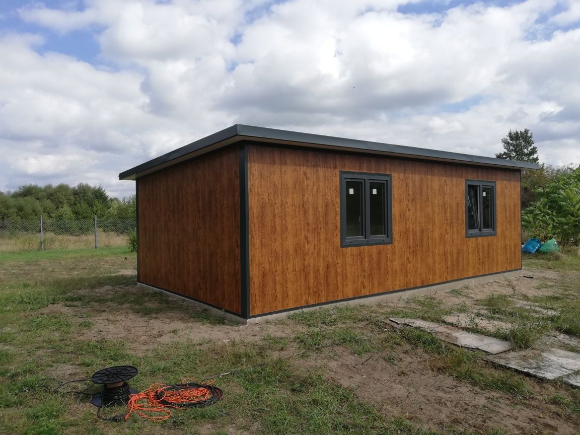 Domek z płyty warstwowej