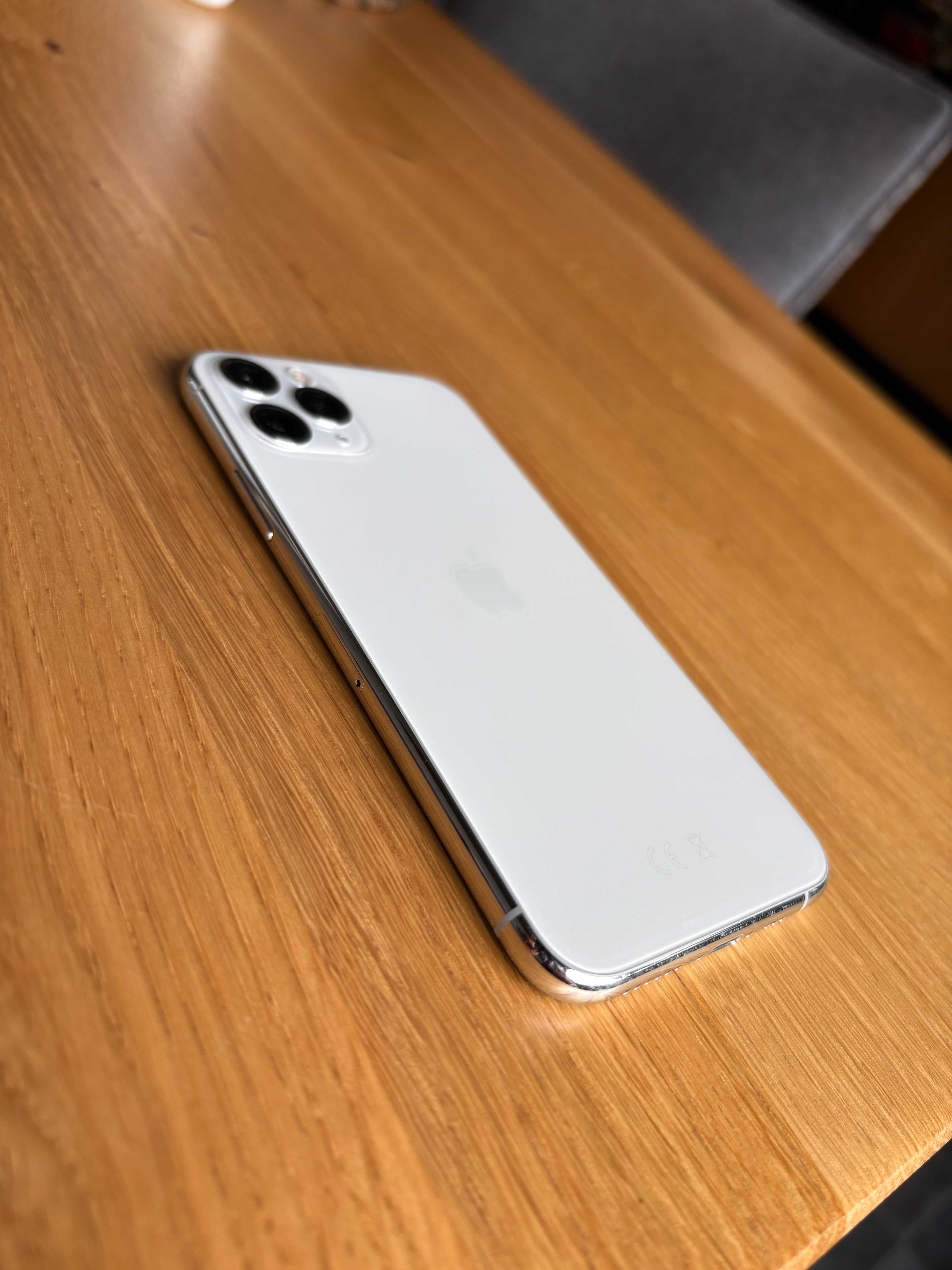iPhone 11 Pro 64 GB Biały – Stan bdb + Etui GRATIS!