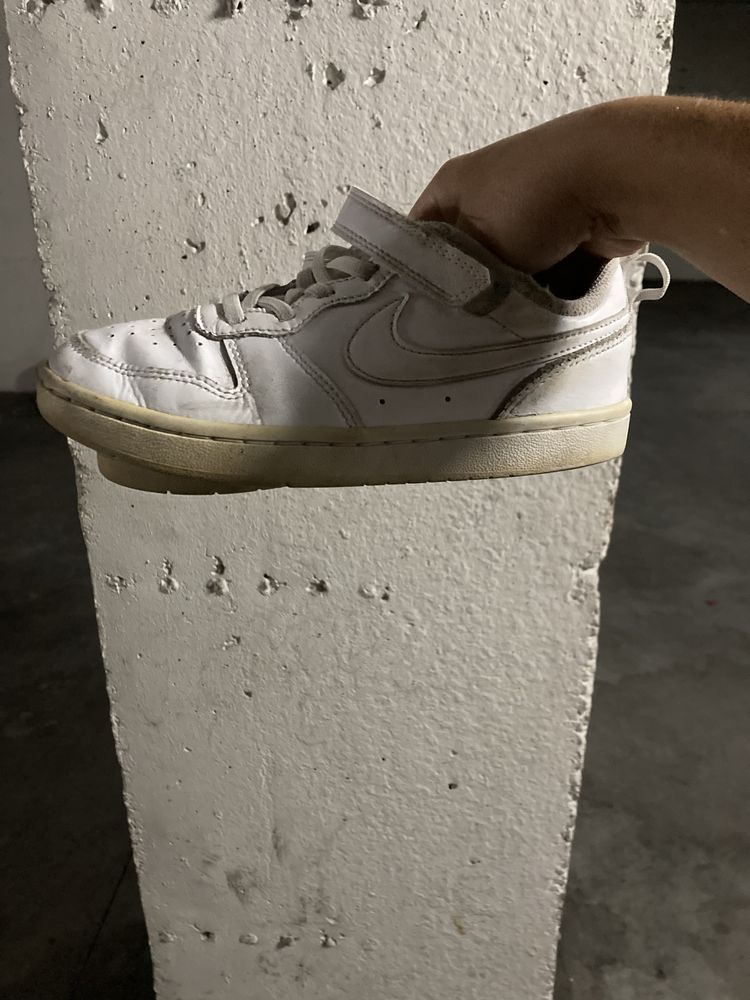 Tenis nike brancos tamanho 33